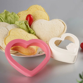 1pc Heart Sandwich Cutter And Sealer, Decruster Bread Sandwich Maker Cutters Make, DIY Pocket Sandwiches Mold Square Shape